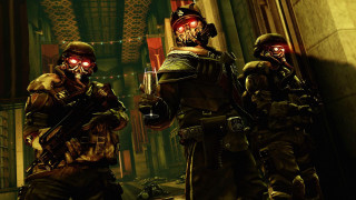 Soldiers building red eyes red - a red helmet free wallpaper