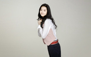 Woman pink vest black pants - grey free wallpaper