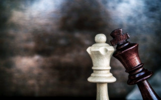 Chess piece king board dark 2 - a chess board free wallpaper