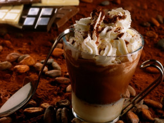 Hot chocolate whipped cream chocolate - a cup free wallpaper