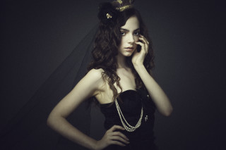 Woman black dress cell phone 7 - dirk crabeth free wallpaper