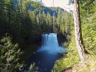 Waterfall forest trees river water - twin peak free wallpaper