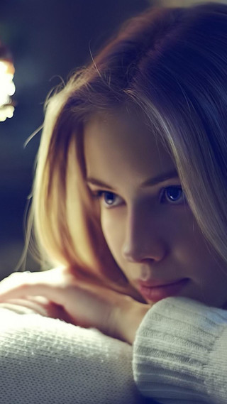 Woman blueeyes longhair portrait art - photorealistic free wallpaper for mobile