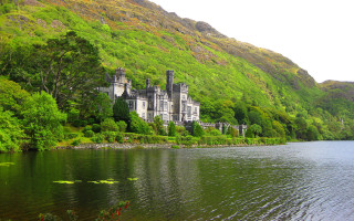 Castle hill lake lilypad green - a hill next free wallpaper