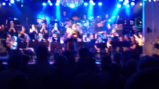 Band blue lights crowd concert - a band free wallpaper