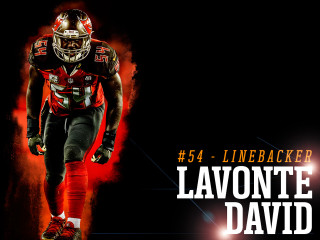 Football player running ball lavanti - the ball free wallpaper