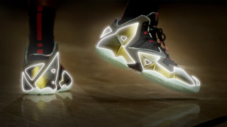 Sneakers glowing shoelace soles pair - shoelace free wallpaper
