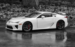 White sports car wet surface 2 - a wet surface free wallpaper for desktop
