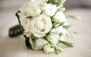 Bouquet white flowers bed sheet - a bouquet free wallpaper