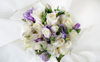 Bouquet white purple flowers cloth - a bouquet free wallpaper