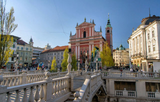 Bridge building people walking background - bela čikoš sesija free wallpaper
