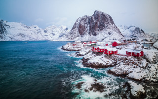Snowy landscape red house mountains - a snowy landscape free wallpaper