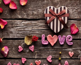 Heart shaped box bow flowers 3 - box free wallpaper