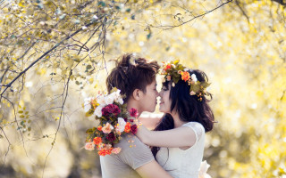 Couple kissing tree flowers yellow - arthur pan free wallpaper for desktop