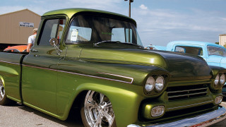 Green truck parking lot cars - matte finish free wallpaper