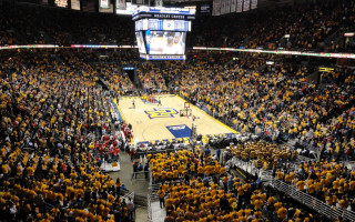 Basketball court crowd big screen - a basketball court free wallpaper