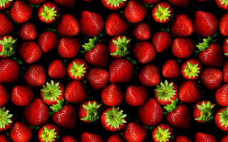 Large group strawberries with leaves - this image free wallpaper