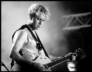 Man guitar stage concert festival - constructivism free wallpaper