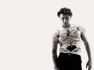 Woman white room skateboard hands - a white room free wallpaper