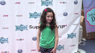 Little girl super bowl backdrop - kai carpenter free wallpaper