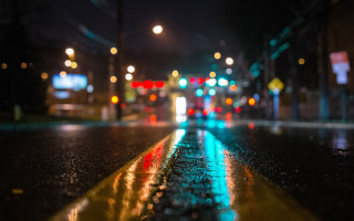 Wet street traffic lights night 5 - free rain wallpaper for desktop