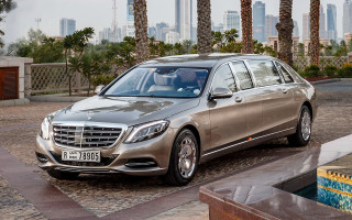 Silver car palm trees city - a silver car free wallpaper