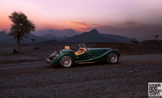 Green car desert sunset tree - free vintage wallpaper for desktop
