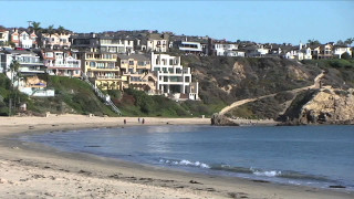 Beach houses hill water scenery - mingei free wallpaper for desktop