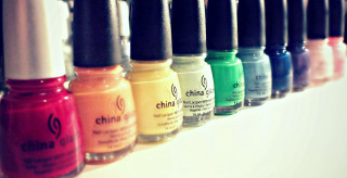 Nail polish bottles shelf white - pastell free wallpaper