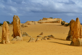 Desert rocks sand sky clouds - a desert free wallpaper
