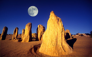 Full moon desert landscape large - winning free wallpaper