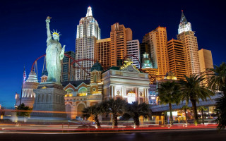 City liberty statue night buildings - cherryl fountain free wallpaper for desktop