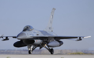 Fighter jet airport runway sky - top of an airport runway free wallpaper