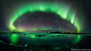 Green purple aurora borealis lake - aurora free wallpaper