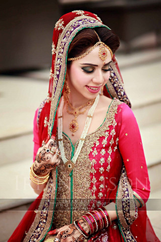 Bridal woman red gold veil - bridal free wallpaper