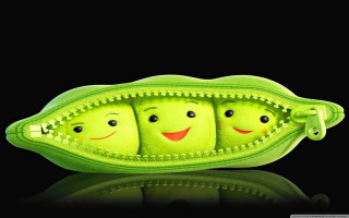 Green pea pod three peas 2 - its face free wallpaper