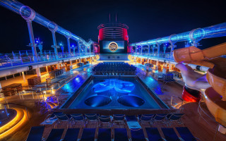 Cruise ship night pool deck - a cruise ship free wallpaper