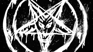 Demon head circle black white - a screenprint free wallpaper