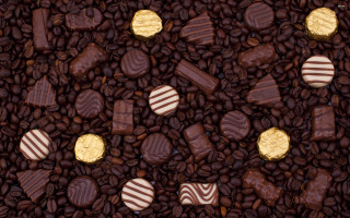 Chocolates candy coffee beans gold - candy free wallpaper
