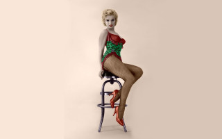 Woman green red dress stool - leg free wallpaper