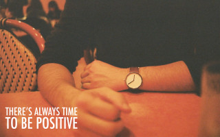 Man sitting table pen quote - a pen free wallpaper