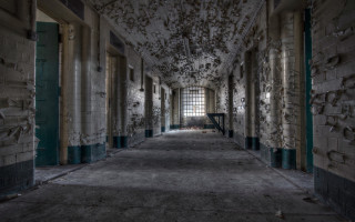 Hallway windows graffiti walls ceiling - grim free wallpaper for desktop