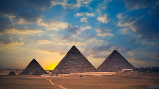 Three pyramids desert sunset clouds 2 - the desert free wallpaper
