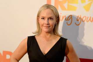 Woman black dress red carpet 17 - sign free wallpaper