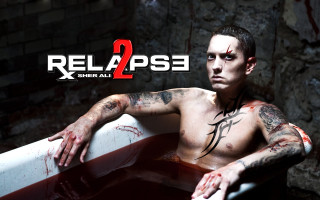 Tattooed man bathtub bloody face - tattoo free wallpaper