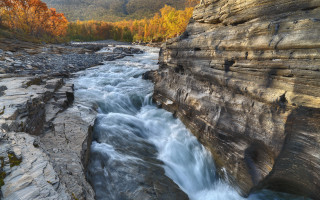 River rocks canyon fall foliage - two large rock free wallpaper