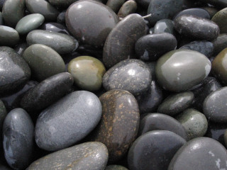 Pile of rocks green black - a pile of rocks free wallpaper