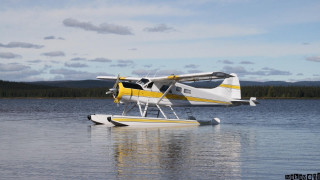 Small plane lake water boat - end free wallpaper