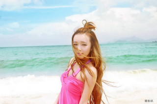 Woman pink dress beach ocean - chen lin free wallpaper