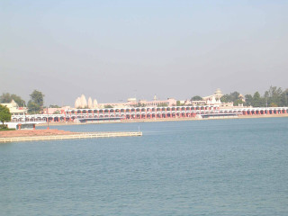 Large body of water building 2 - panoramic view free wallpaper